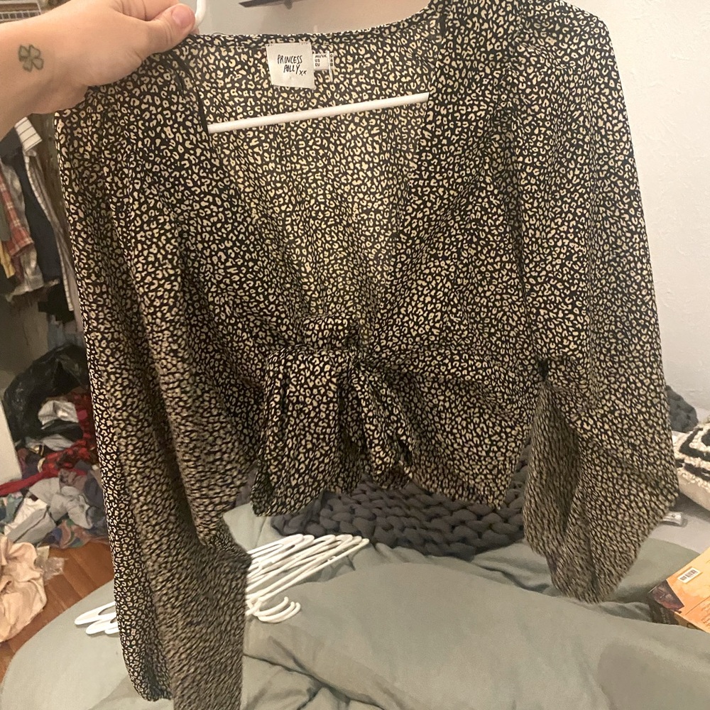 Long sleeve tie shirt